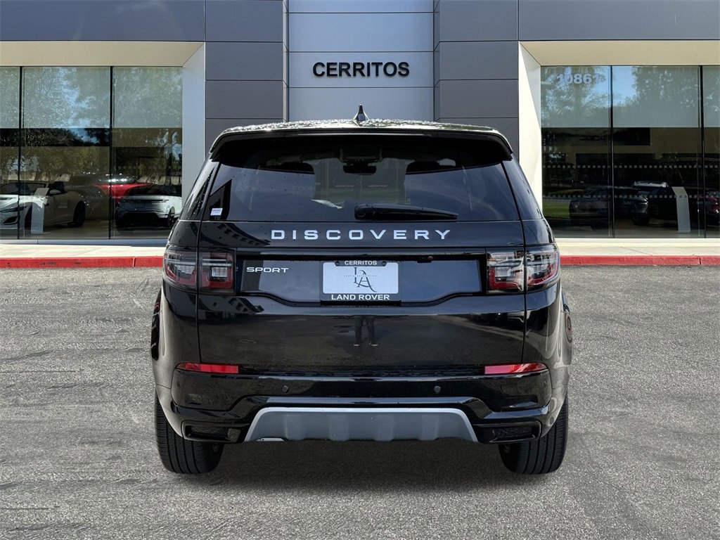 Used 2025 Land Rover Discovery Sport S image 7