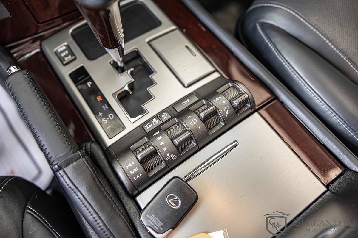 Used 2015 Lexus LX 570 4WD w/ Luxury Package image 32