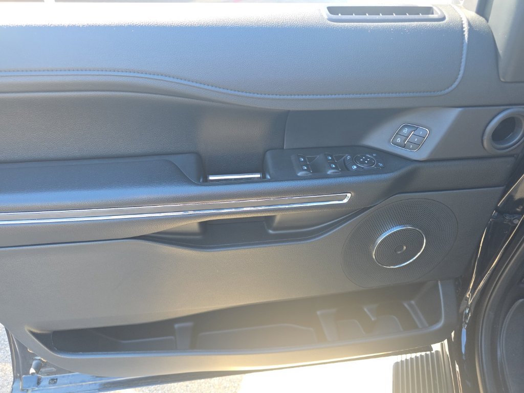 Used 2020 Ford Expedition XLT RWD image 16