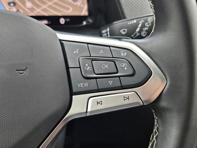 Used 2025 Volkswagen Atlas Cross Sport SEL image 21