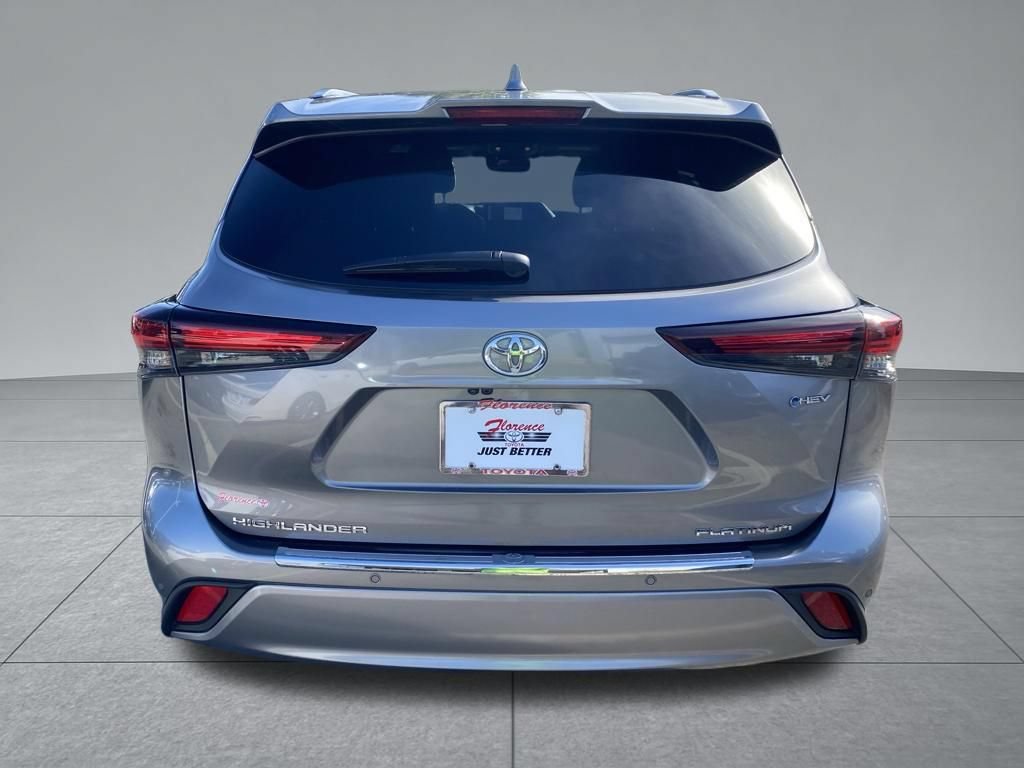 Used 2025 Toyota Highlander Platinum AWD/4WD image 14
