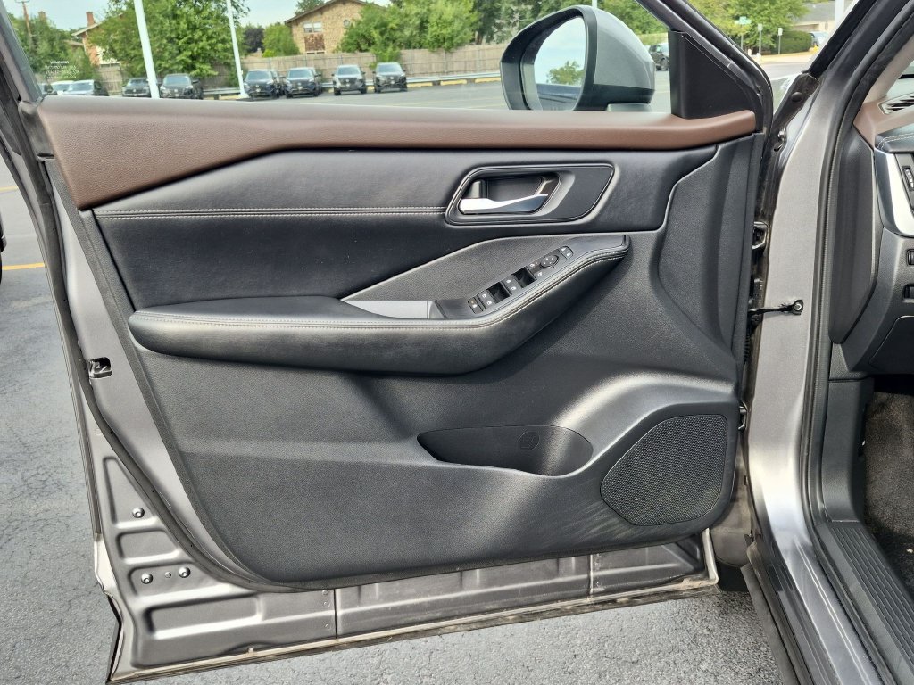 Used 2023 Nissan Rogue SV w/ SV Premium B Package AWD/4WD image 13