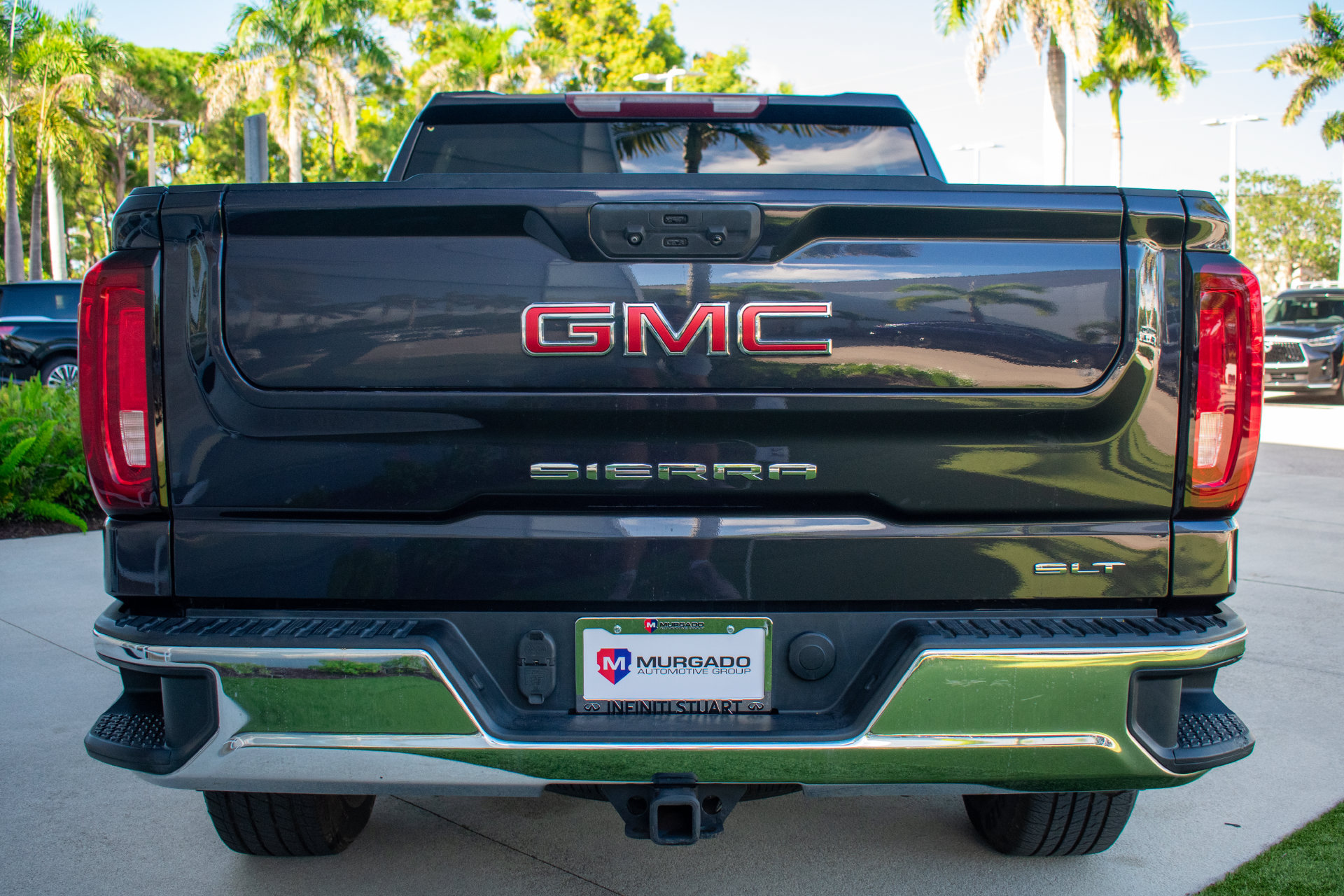 Used 2022 GMC Sierra 1500 SLT w/ SLT Premium Package RWD image 9