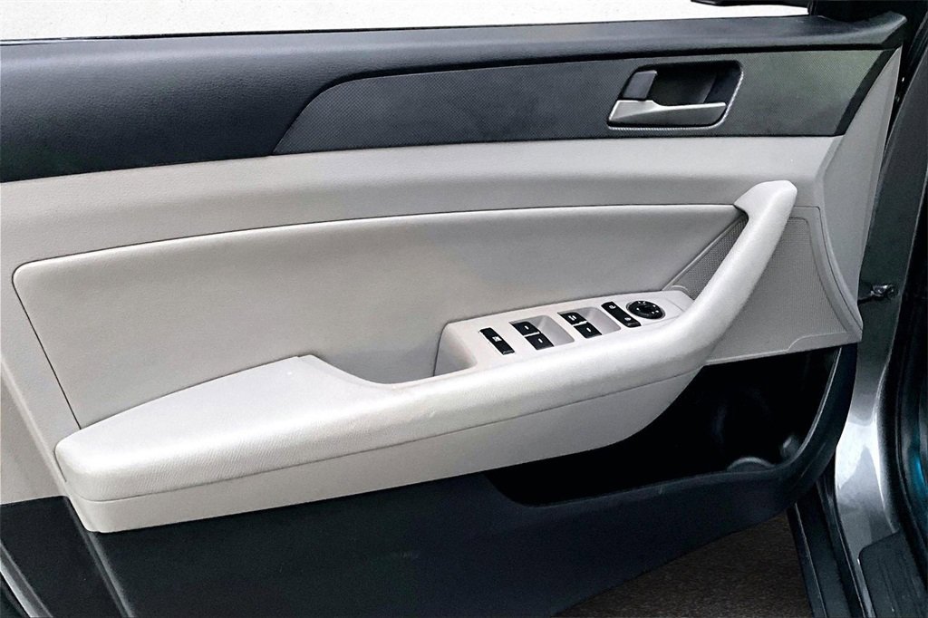 Used 2018 Hyundai Sonata SEL image 16
