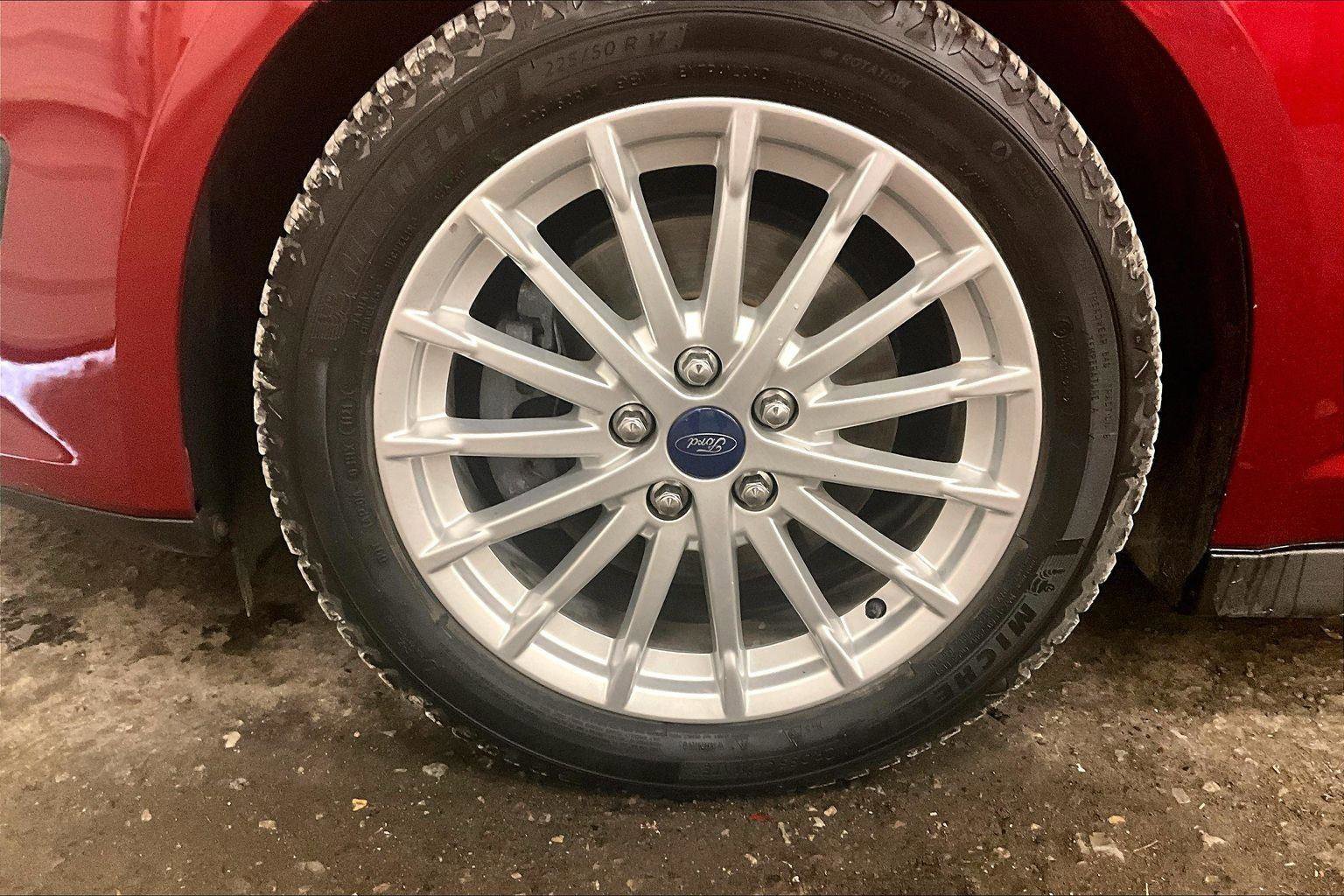 Used 2015 Ford C-MAX Energi SEL w/ Equipment Group 302A image 9