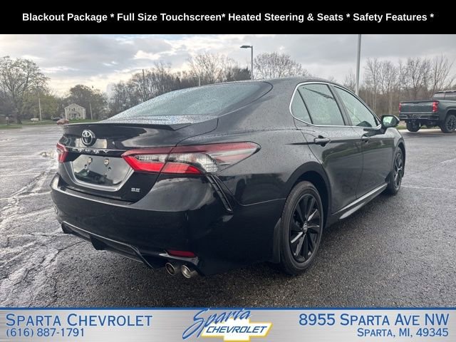 Used 2024 Toyota Camry SE FWD image 3