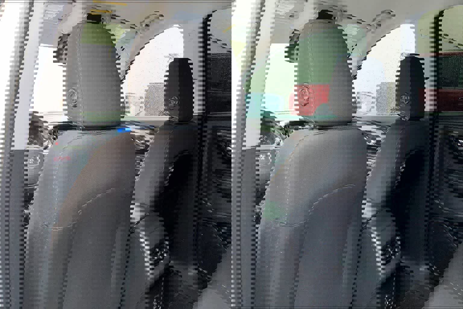 Used 2022 GMC Terrain SLE w/ Driver Convenience Package image 12