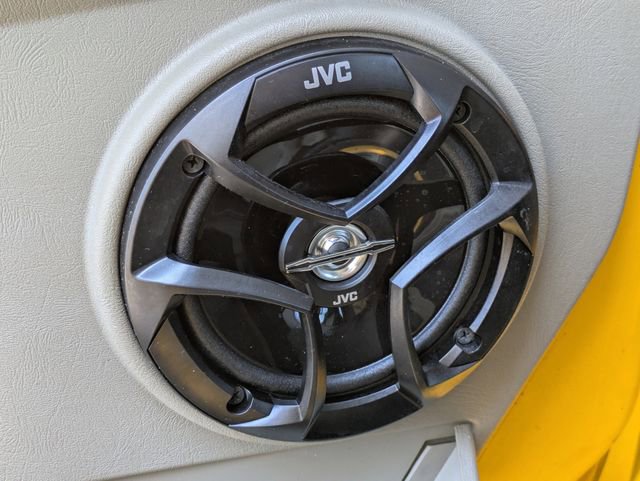 Used 2004 HUMMER H2 w/ Preferred Equipment Group image 20