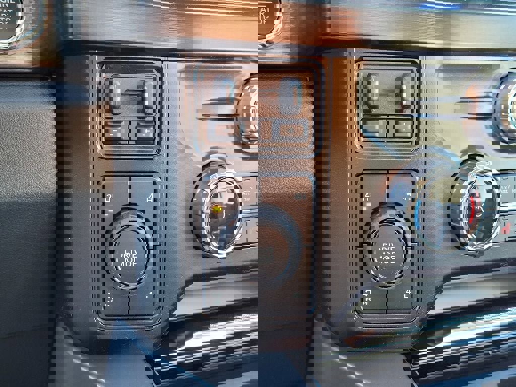 New 2026 Ford F350 Lariat w/ FX4 Off-Road Package image 45