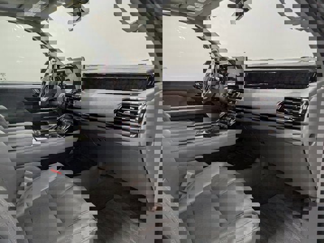 Used 2021 Lincoln Navigator Reserve w/ Luxury Package image 21