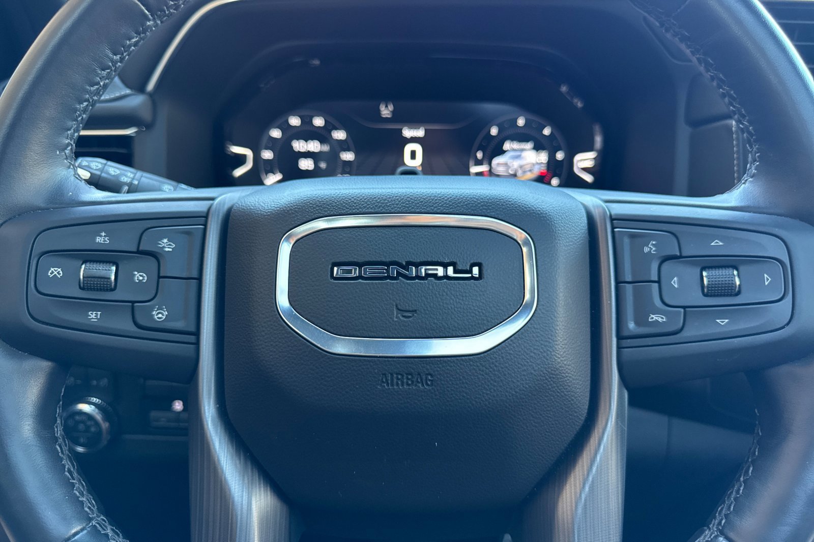 Certified 2023 GMC Yukon Denali Ultimate AWD/4WD image 26
