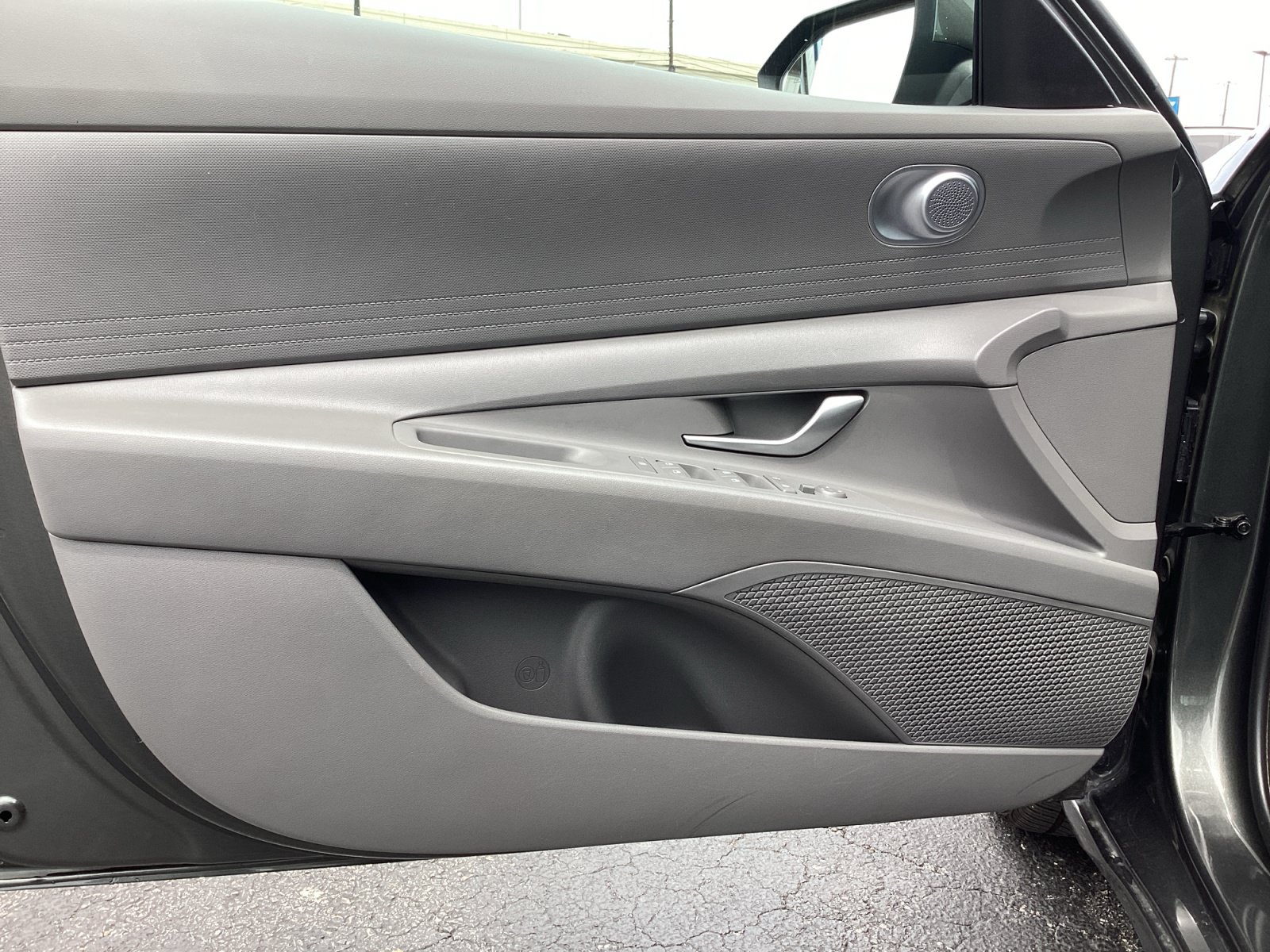 Used 2024 Hyundai Elantra SEL FWD image 30