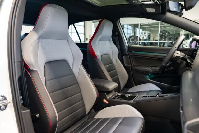 Used 2022 Volkswagen GTI SE FWD image 28