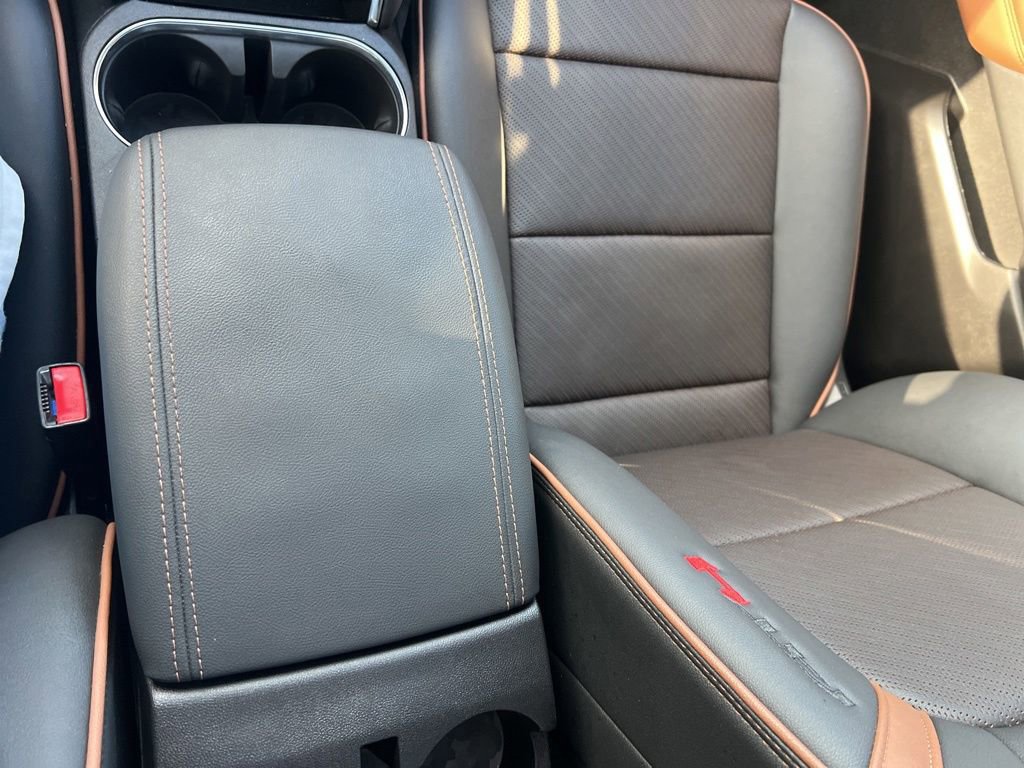 Used 2025 GMC Canyon AT4 w/ Technology Plus Package AWD/4WD image 65