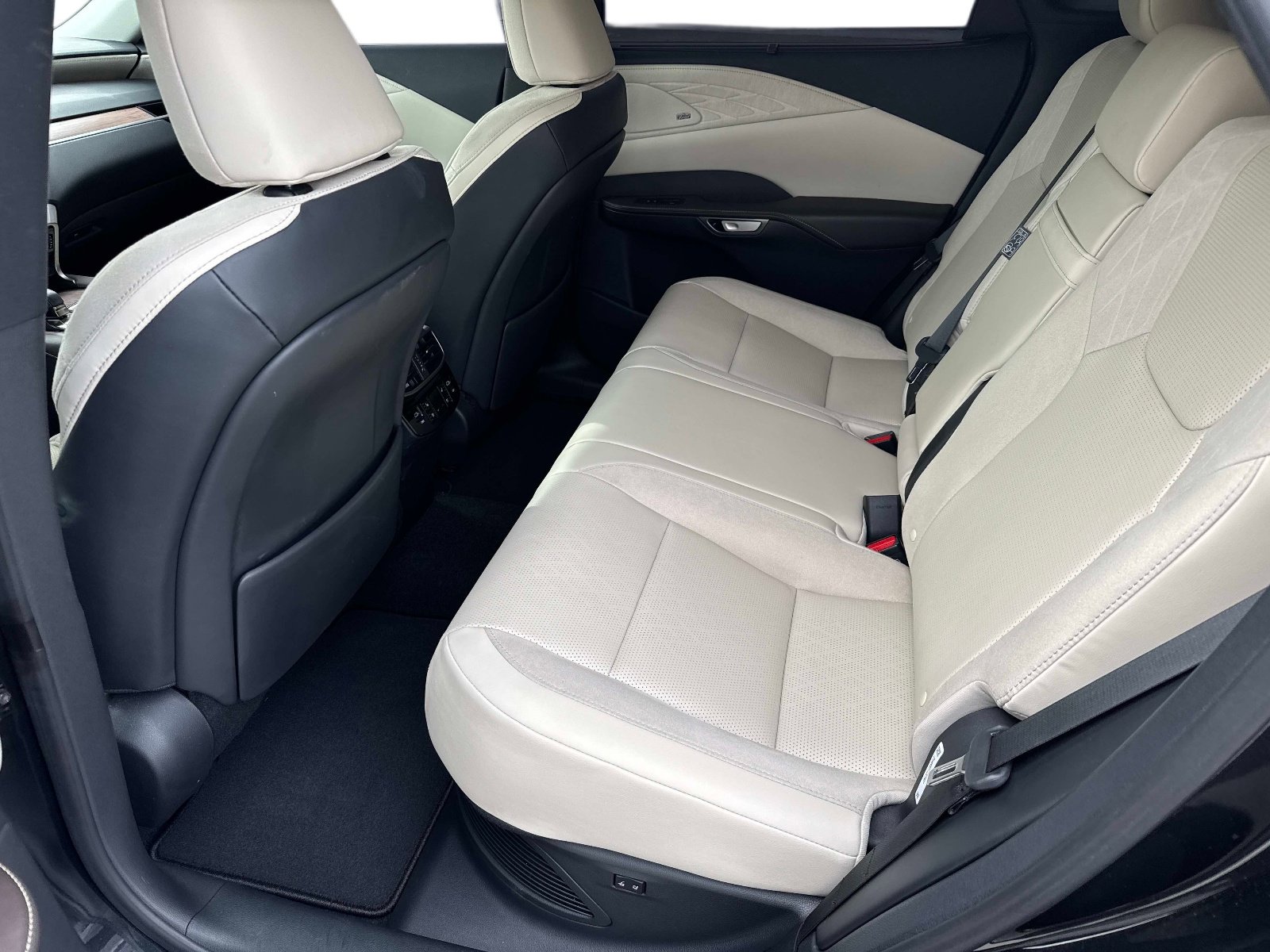 Used 2023 Lexus RX 350 w/ Accessory Package (Z1) image 15