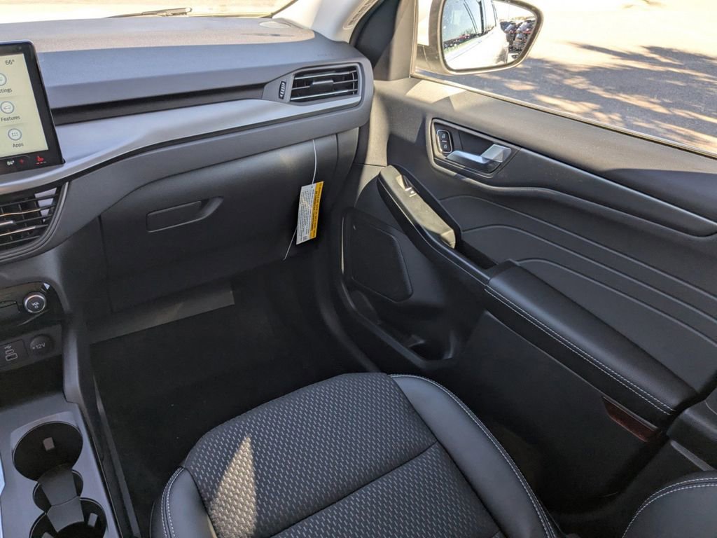 New 2026 Ford Escape SE image 17