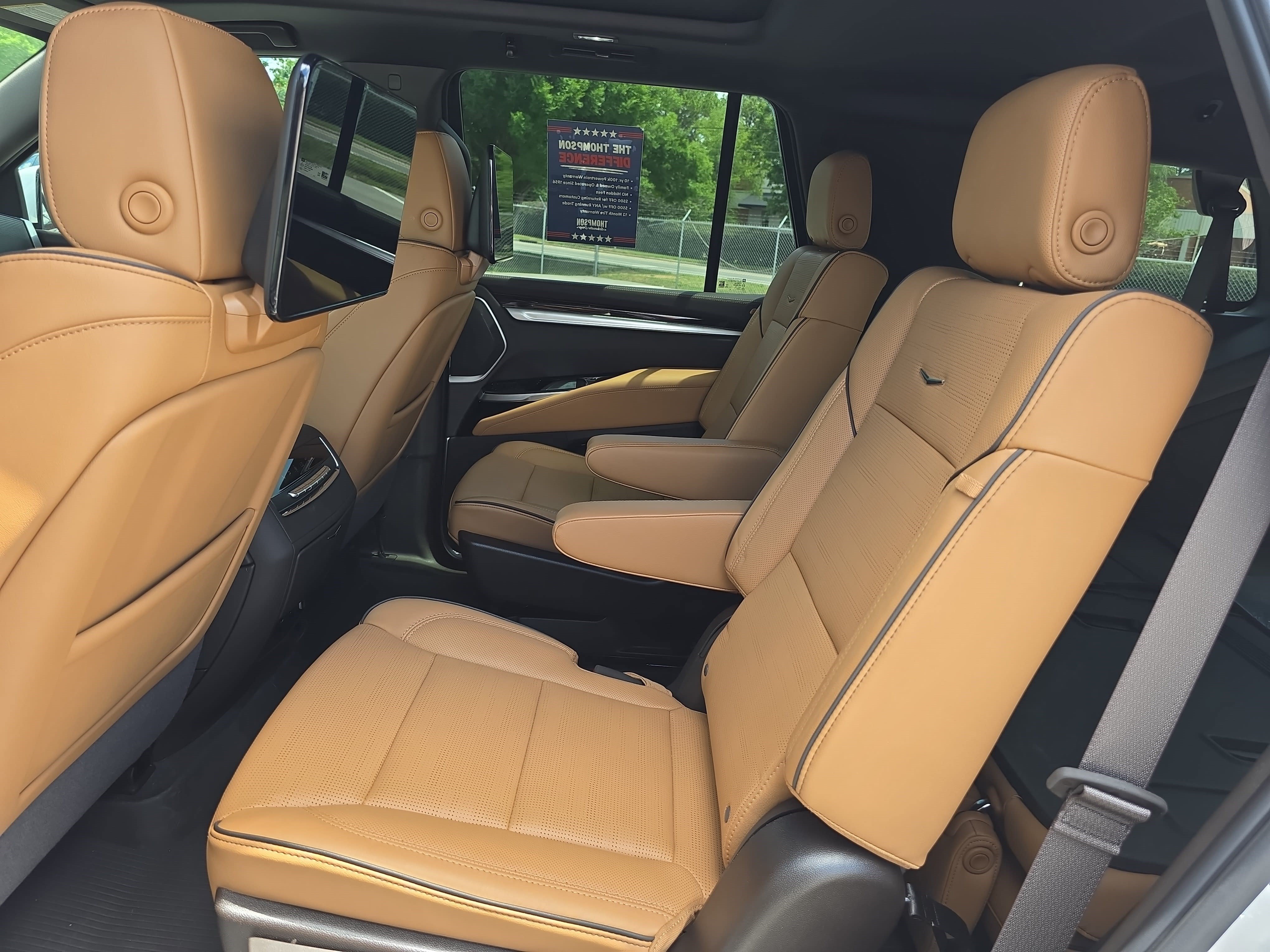 New 2025 Cadillac Escalade Premium Luxury w/ Touring Package AWD/4WD image 18