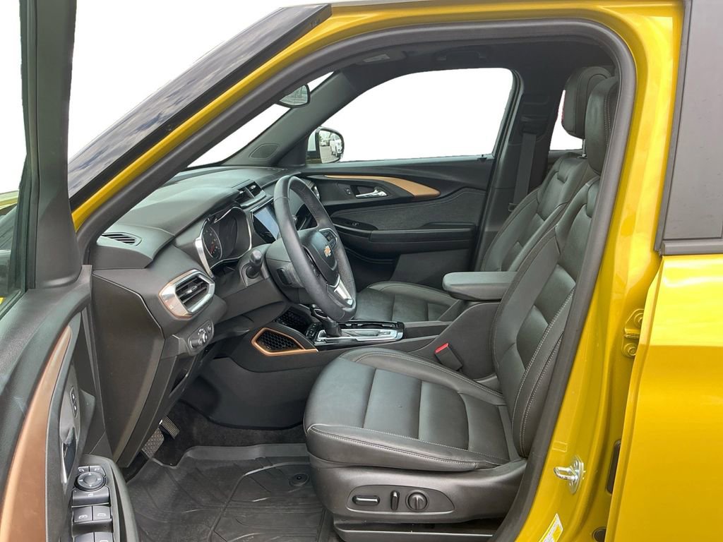 Used 2023 Chevrolet TrailBlazer ACTIV w/ Sun and Liftgate Package FWD image 14