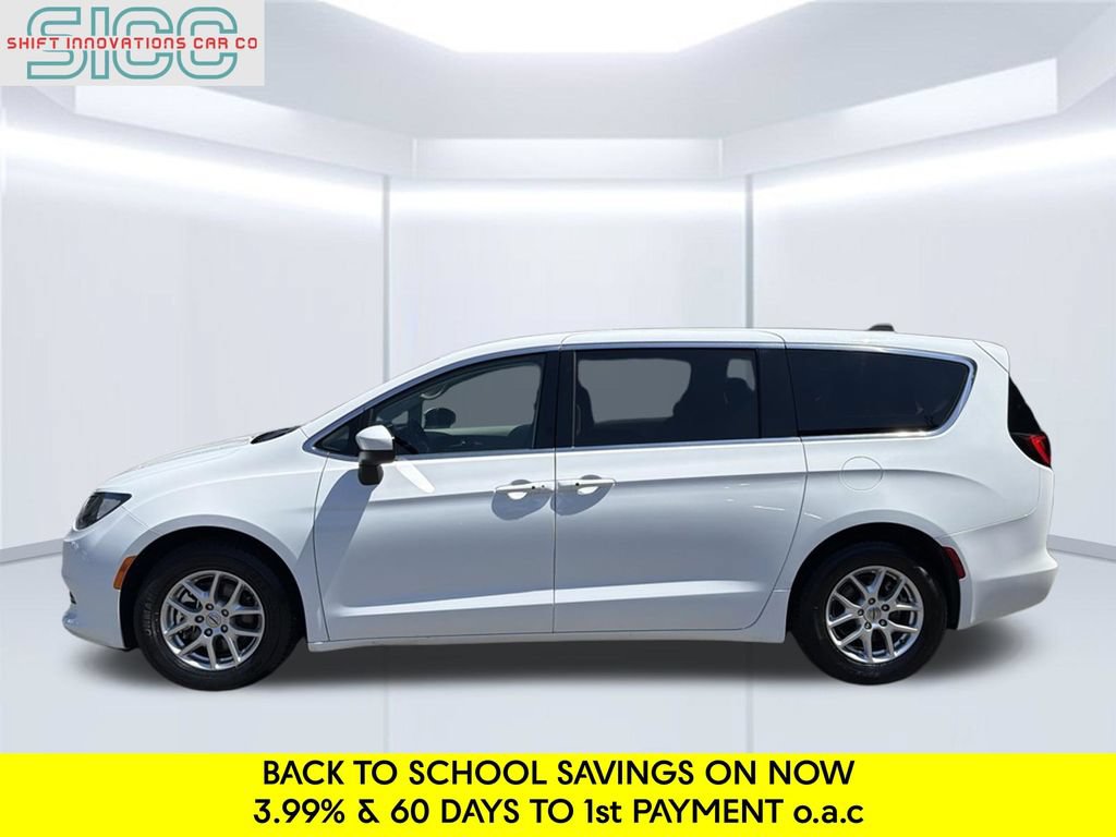 Used 2023 Chrysler Voyager LX FWD image 3