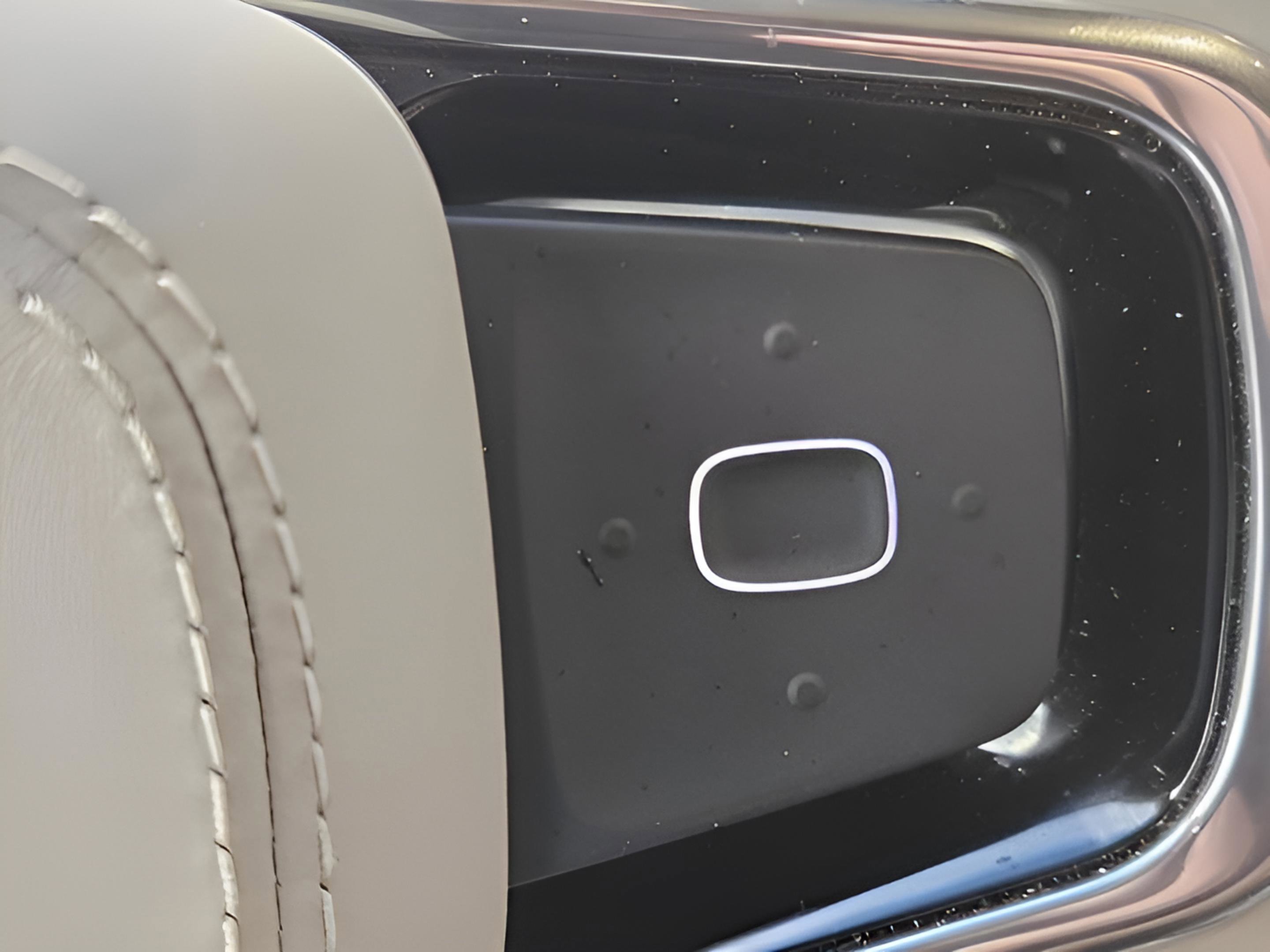 Used 2024 Lincoln Nautilus Premier image 19