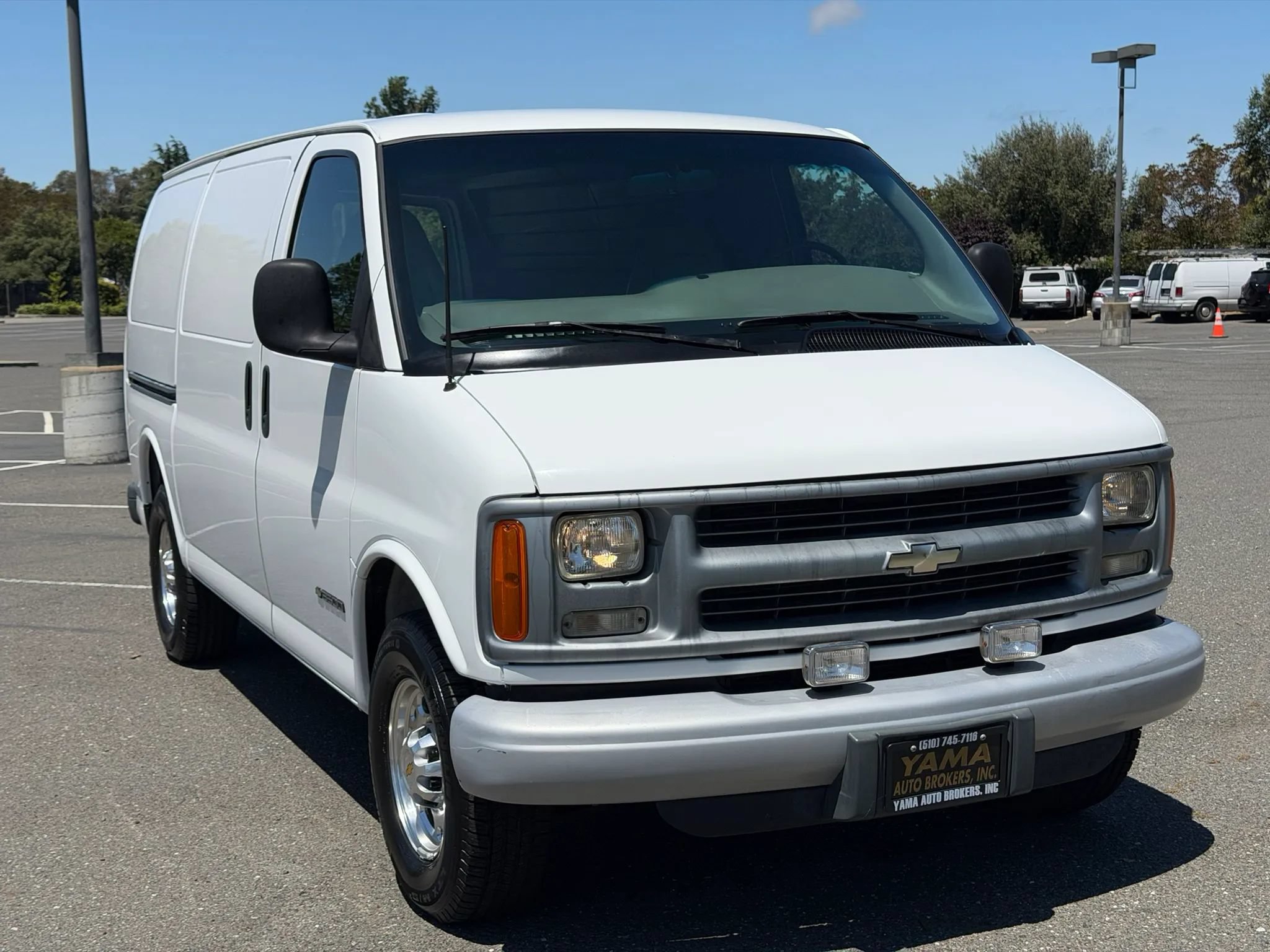 Used 2001 Chevrolet Express 3500 RWD image 20