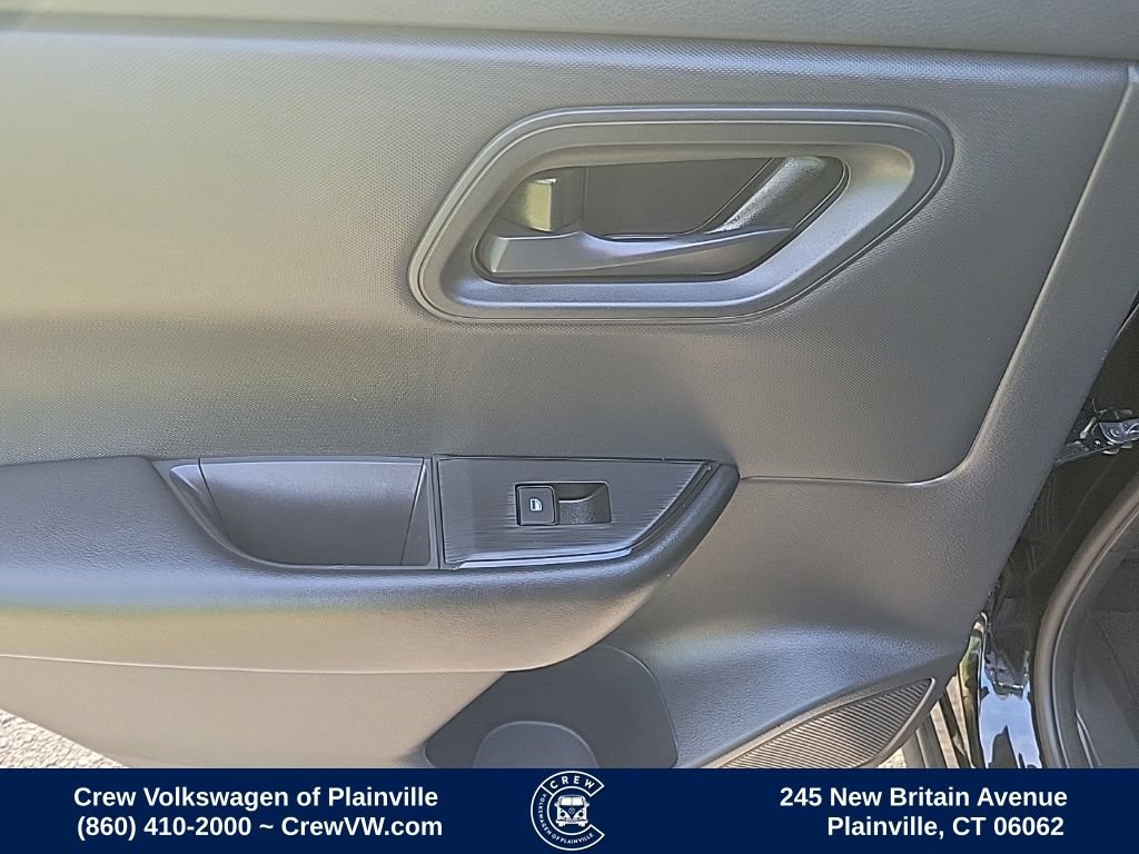 Used 2024 Nissan Rogue S AWD/4WD image 46