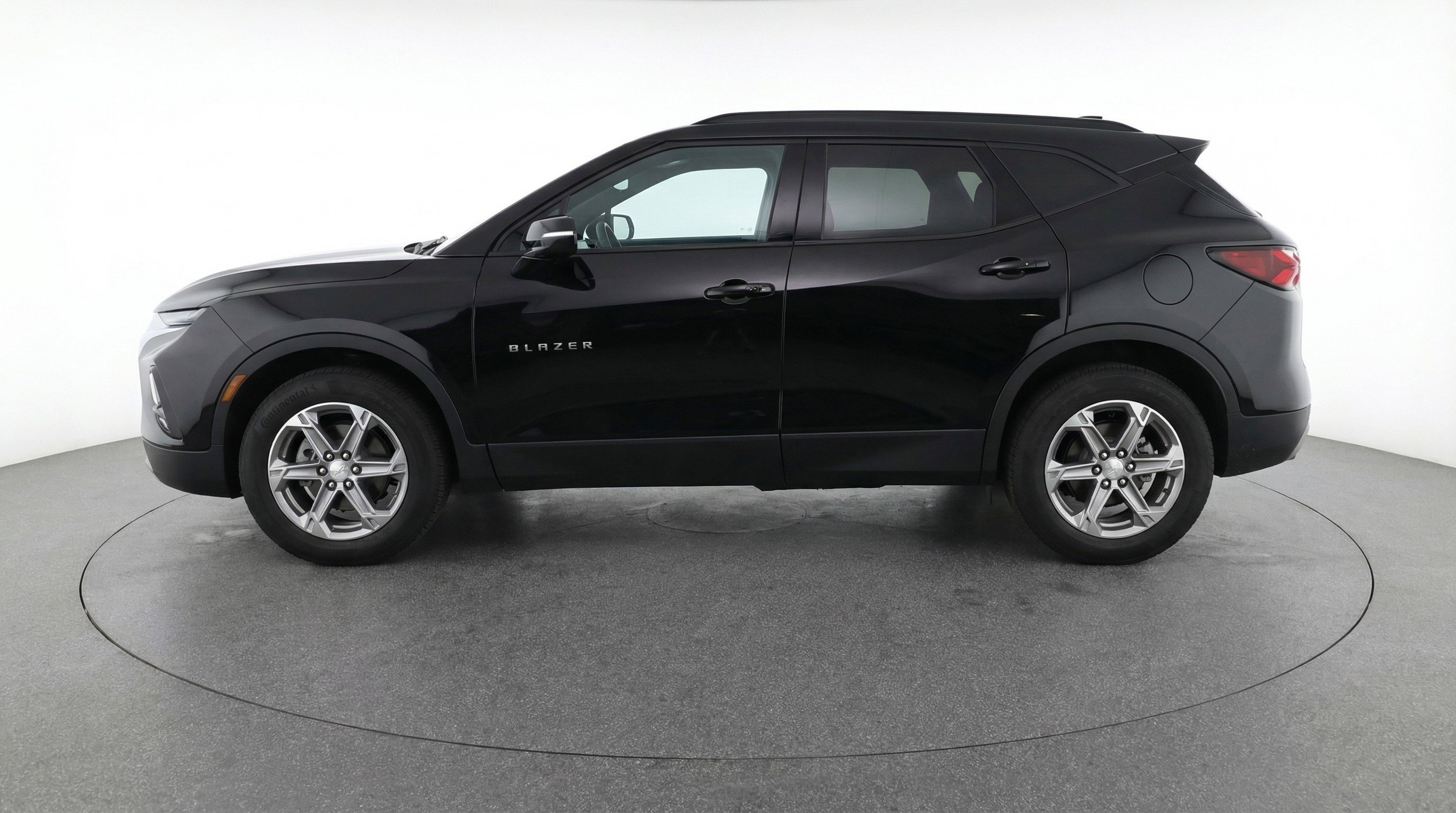 Used 2025 Chevrolet Blazer LT FWD image 5
