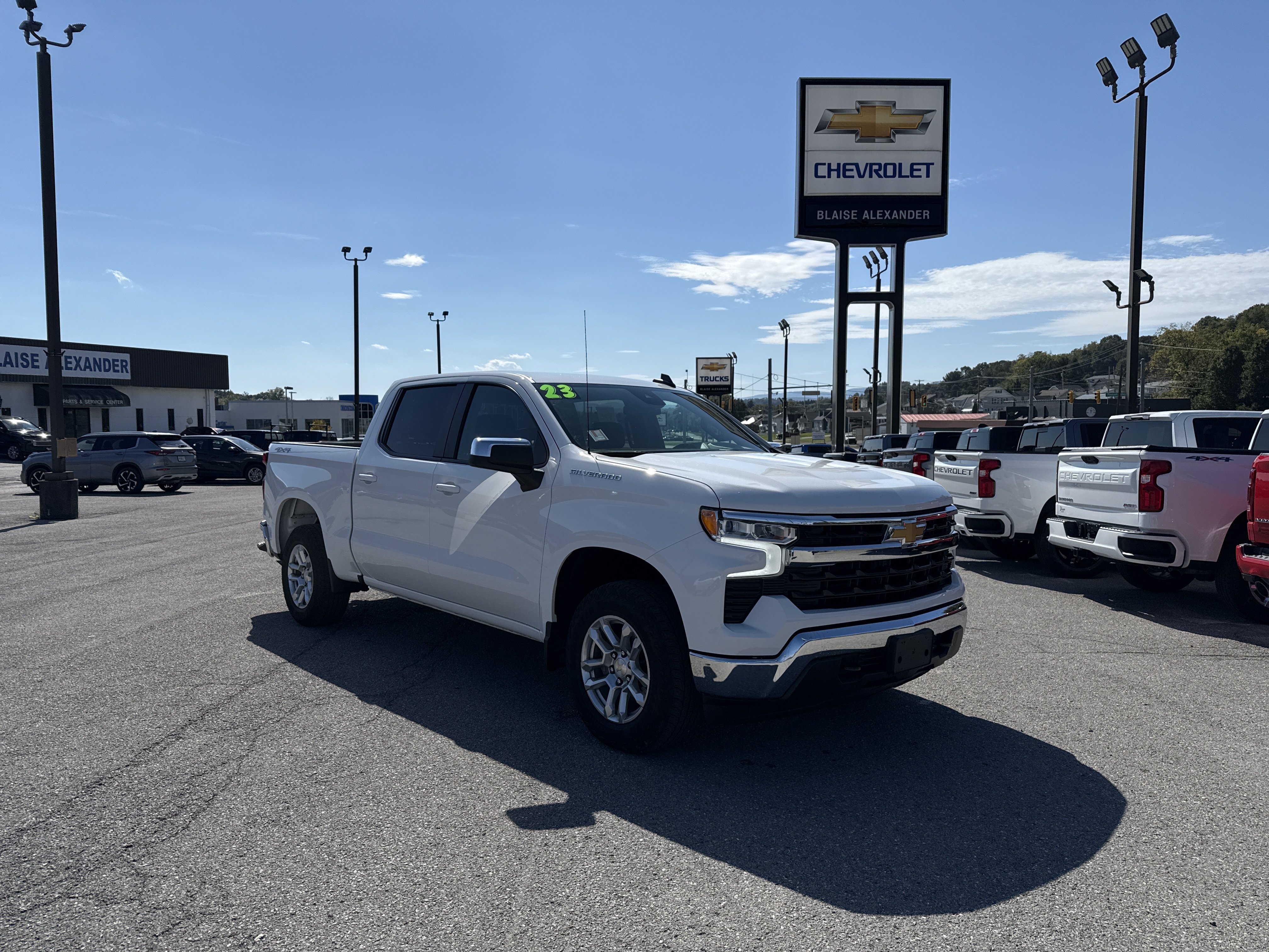 Used 2023 Chevrolet Silverado 1500 LT AWD/4WD image 1