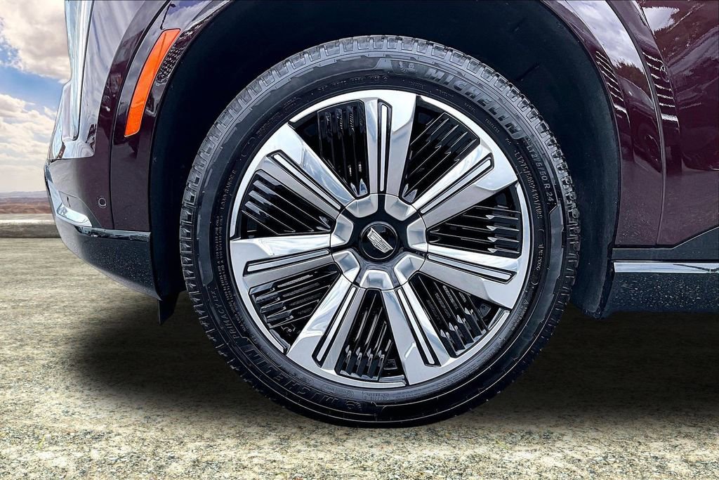 Certified 2025 Cadillac Escalade IQ Luxury 2 w/ LPO, Premium Carpet Package AWD/4WD image 34