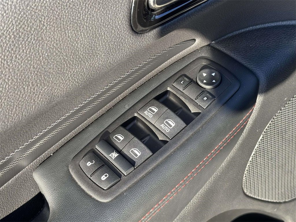 Used 2025 Dodge Durango GT image 27