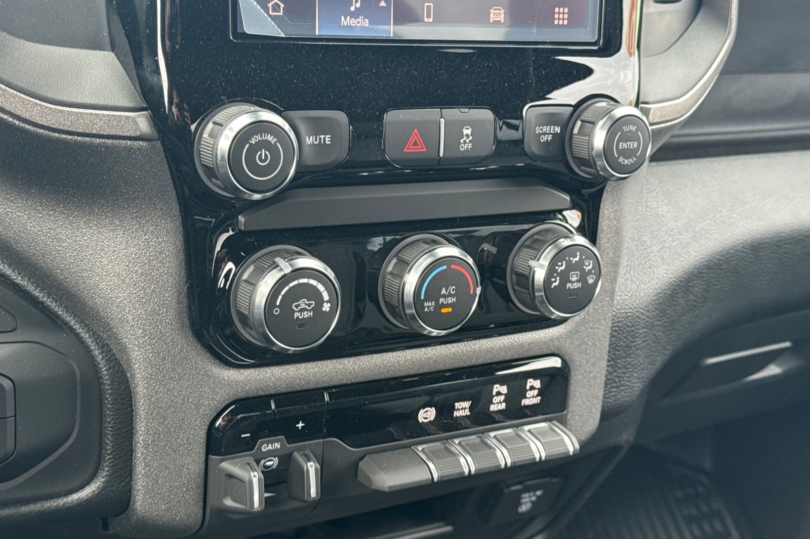 New 2026 RAM 2500 Tradesman w/ Chrome Appearance Group image 18