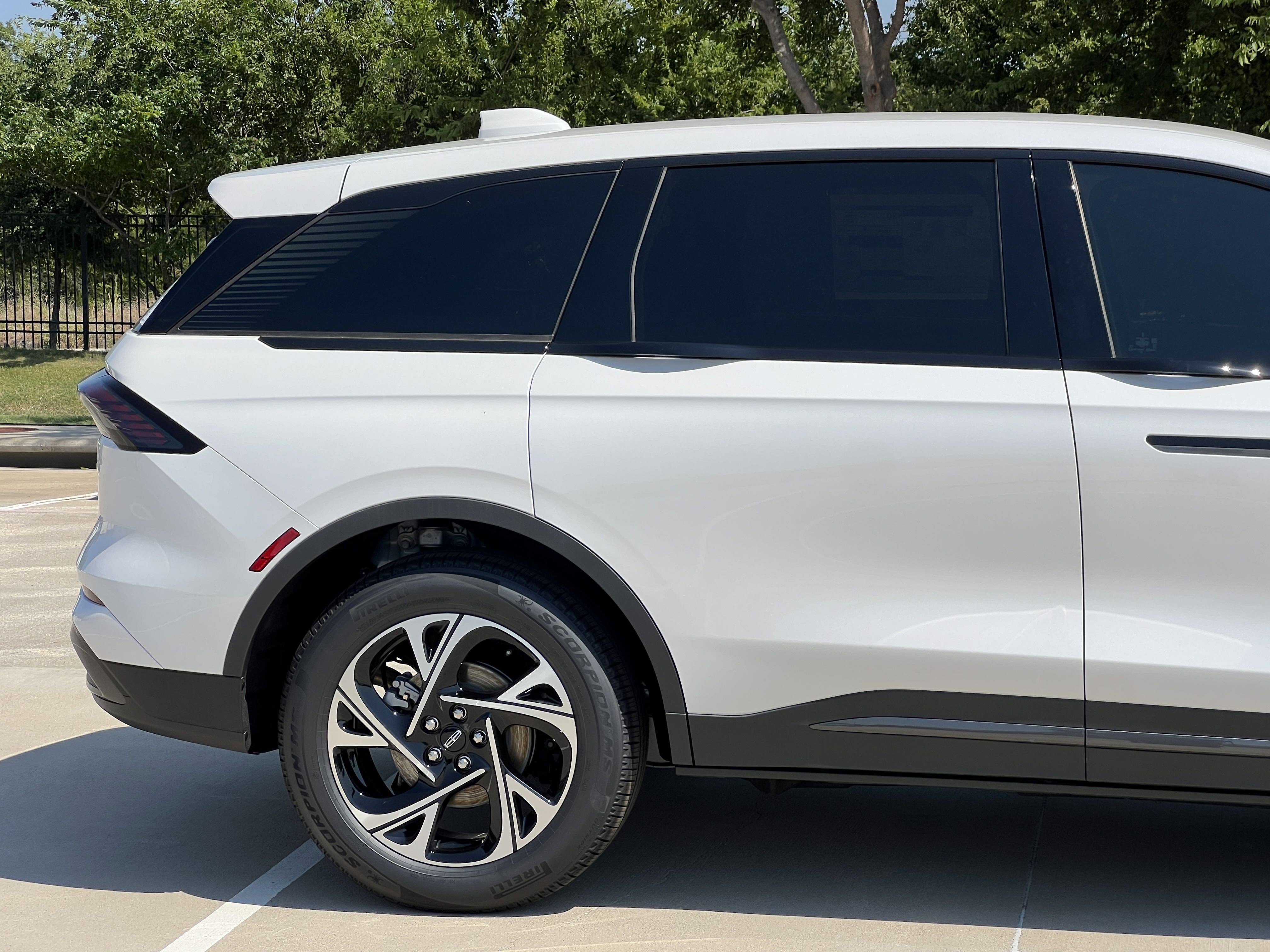 New 2025 Lincoln Nautilus Premier w/ Jet Appearance Package image 11