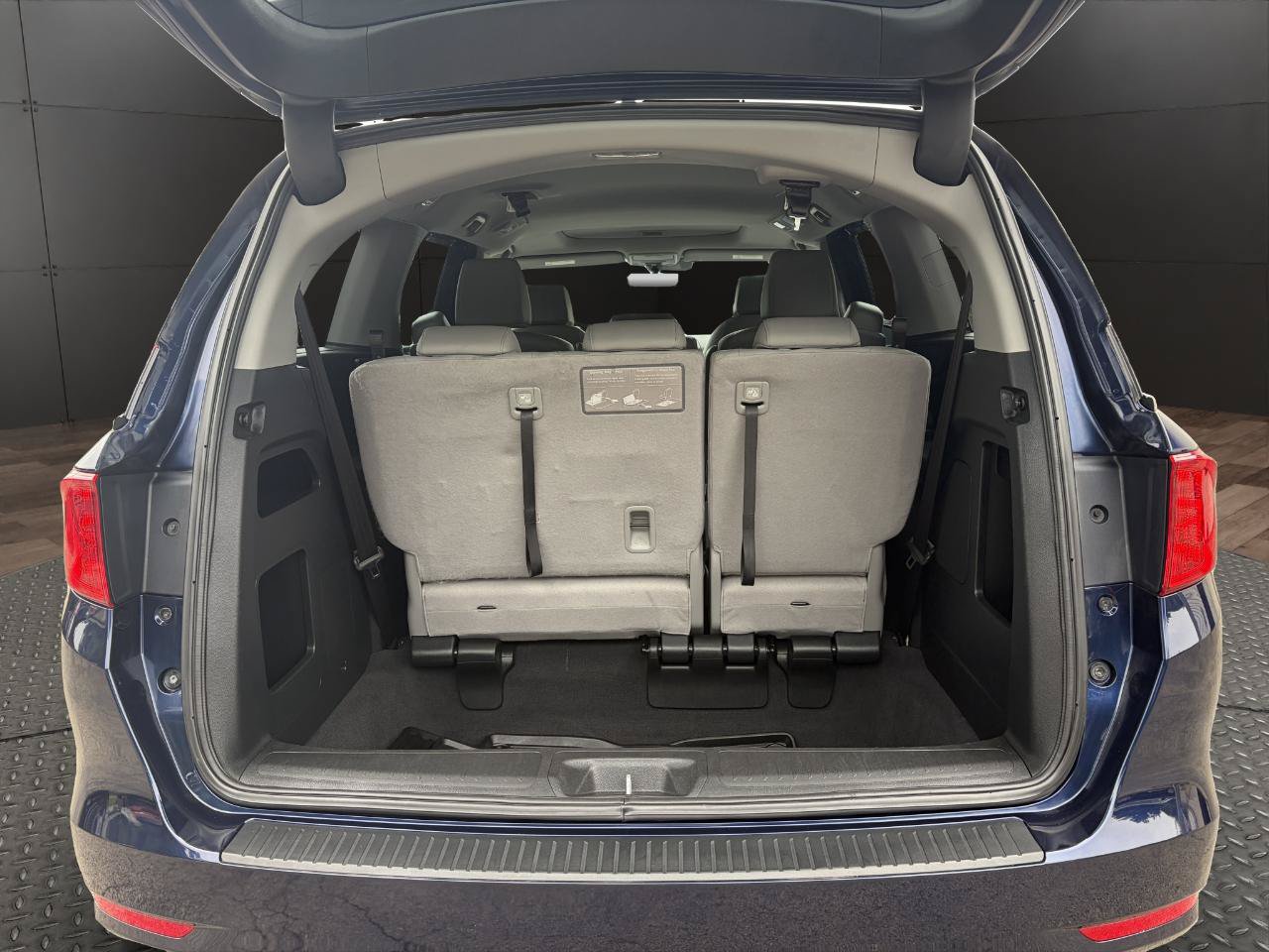 Used 2018 Honda Odyssey EX-L image 18