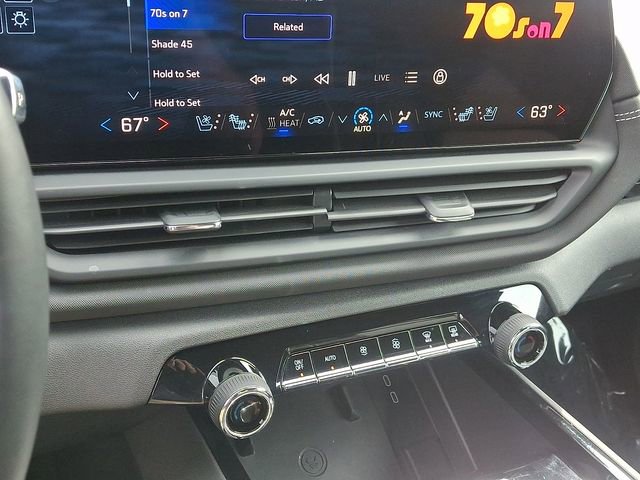 Used 2025 Chevrolet Silverado EV LT AWD/4WD image 18