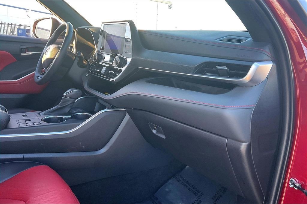 Used 2023 Toyota Highlander L image 20