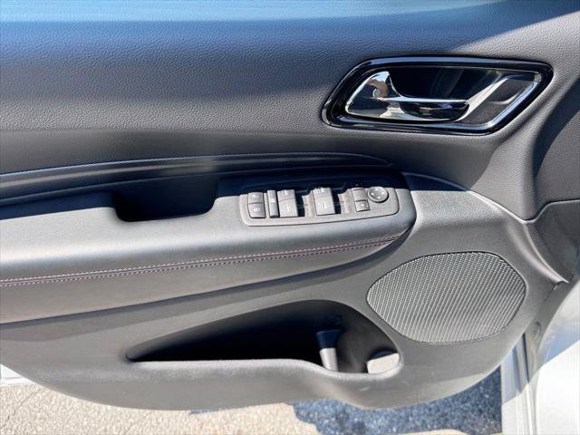 Certified 2025 Dodge Durango R/T w/ Blacktop Package AWD/4WD image 10
