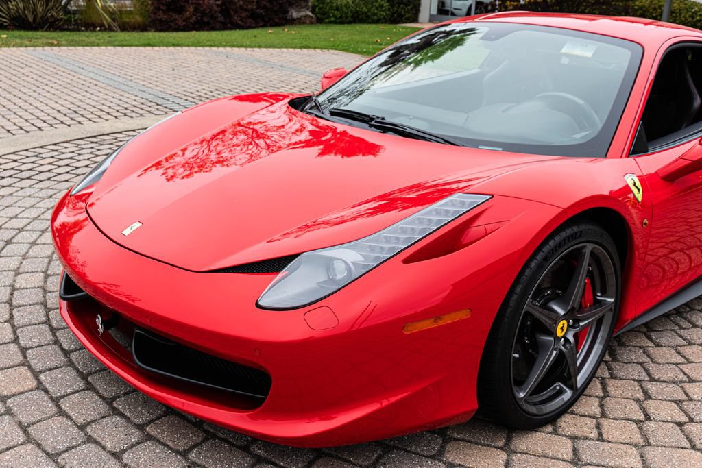Used 2015 Ferrari 458 Italia Coupe RWD image 29