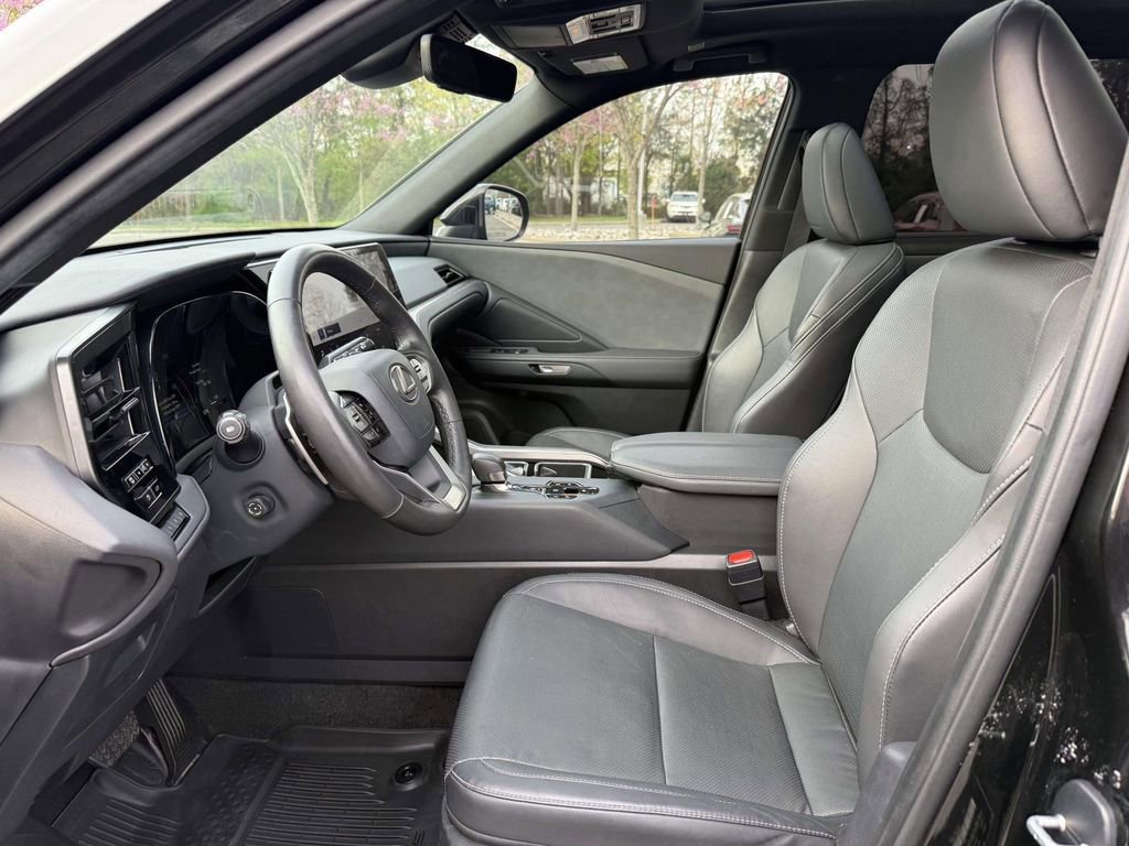 Used 2025 Lexus TX 350 AWD w/ Technology Package image 13