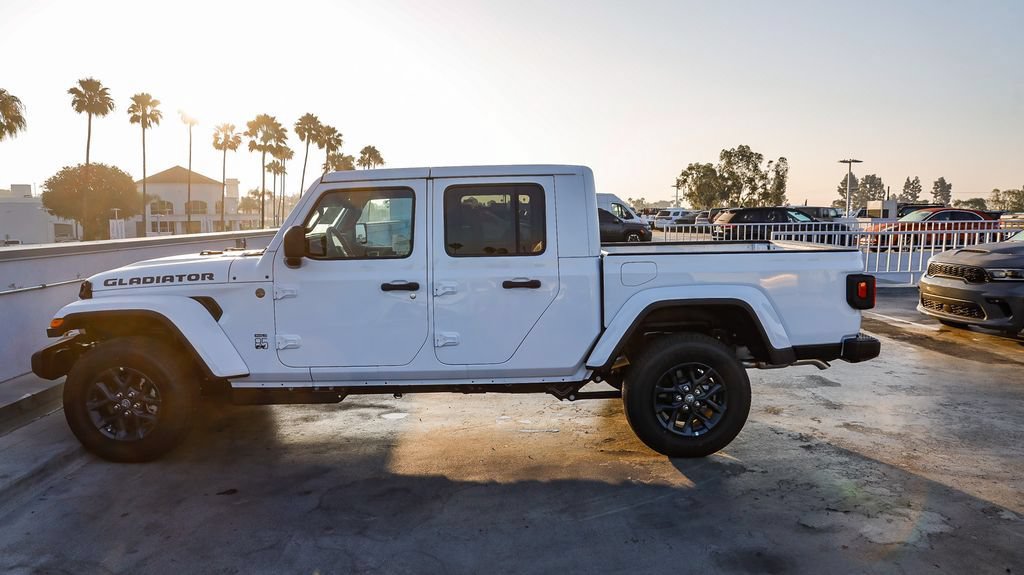 New 2026 Jeep Gladiator Sport AWD/4WD image 14