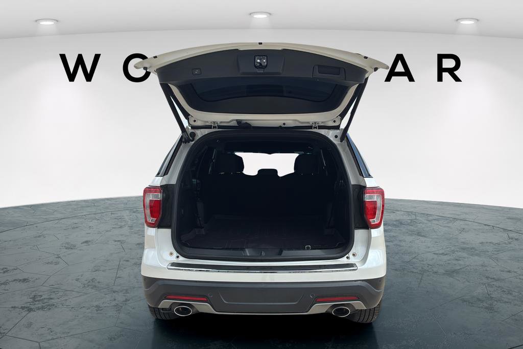 Used 2018 Ford Explorer XLT w/ Equipment Group 201A image 18