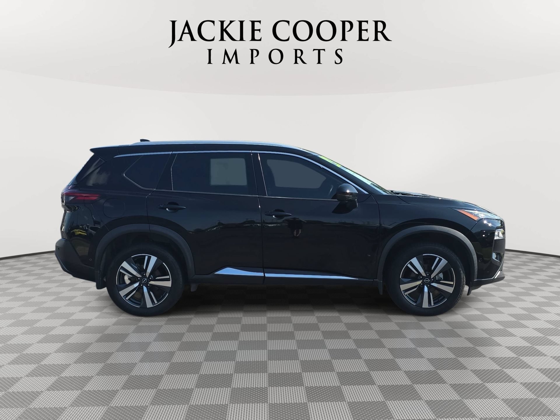 Used 2023 Nissan Rogue SL w/ SL Premium Package FWD image 4