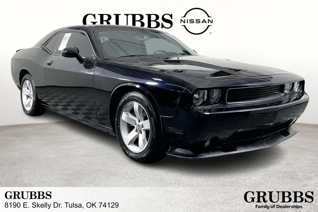 Used 2012 Dodge Challenger SXT image 1