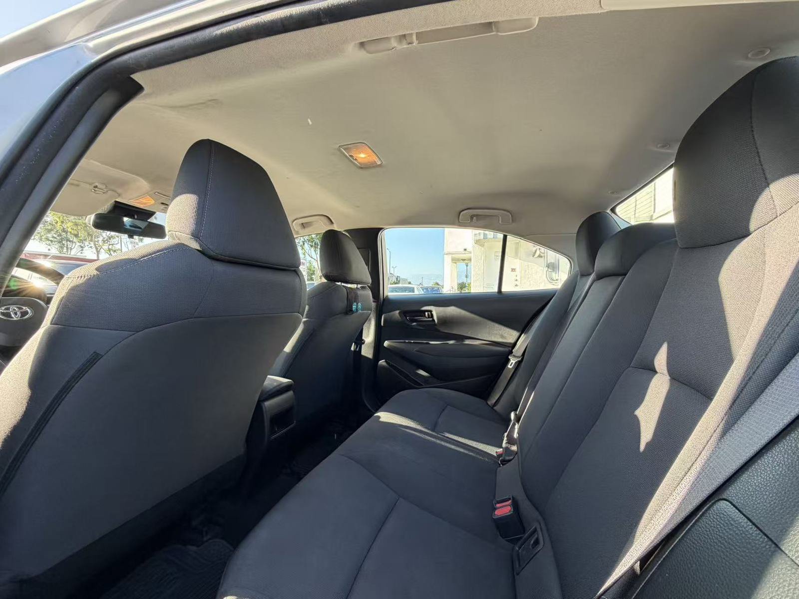 Used 2022 Toyota Corolla LE FWD image 9