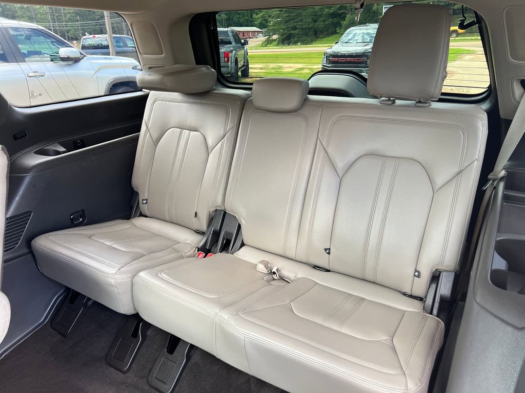 Used 2021 Ford Expedition Limited RWD image 7