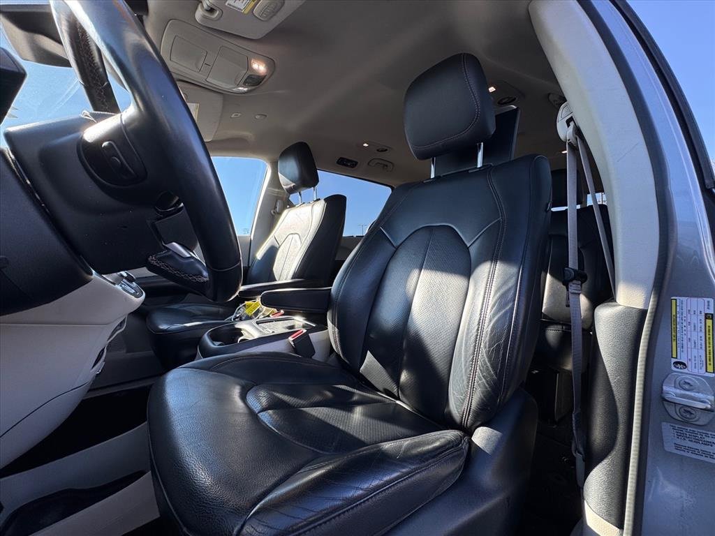 Used 2018 Chrysler Pacifica Touring-L Plus w/ Advanced Safetytec Group image 15