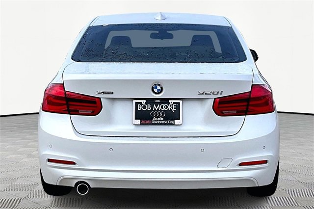 Used 2016 BMW 320i xDrive Sedan image 4