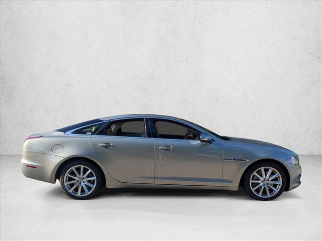 Used 2012 Jaguar XJ RWD image 2
