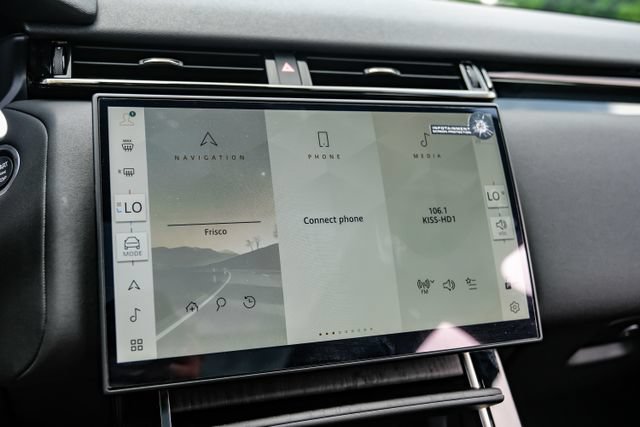 Used 2025 Land Rover Range Rover Velar Dynamic SE AWD/4WD image 35