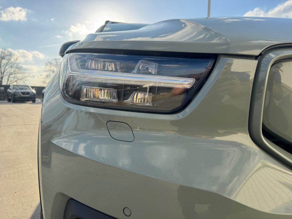 Used 2021 Volvo XC40 P8 Recharge w/ Advanced Package image 28