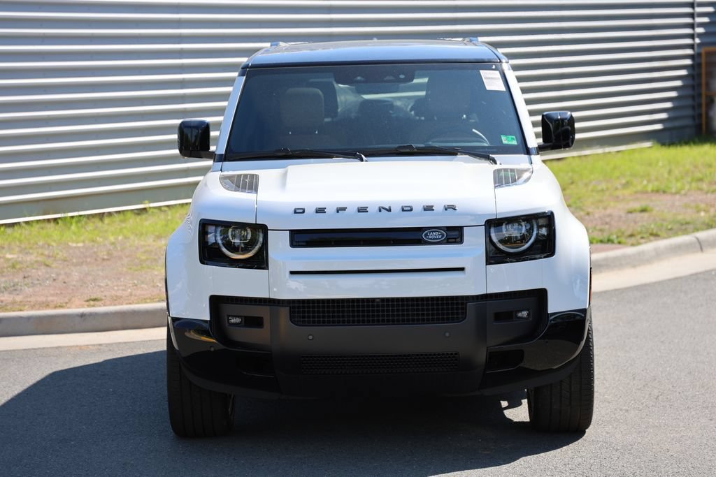 New 2026 Land Rover Defender 130 X-Dynamic SE AWD/4WD image 5